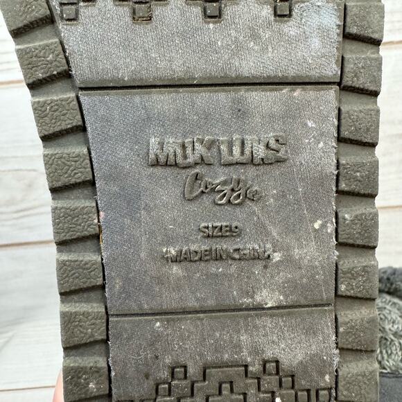 Muk Luks Gray Sherpa Lined Sweater Boots Size 9 - Picture 3 of 12